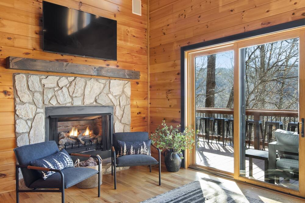 Photo of Livingroom in Maggie Valley