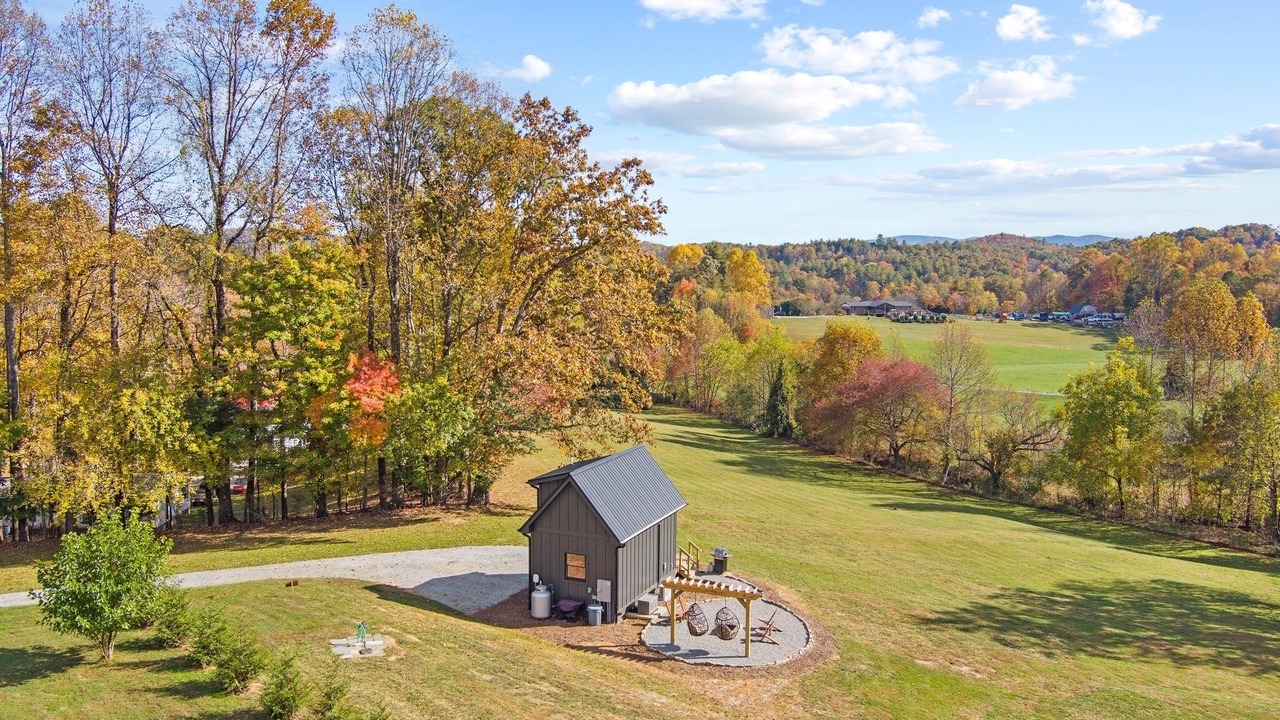 Photo of Outdoor in Mills River