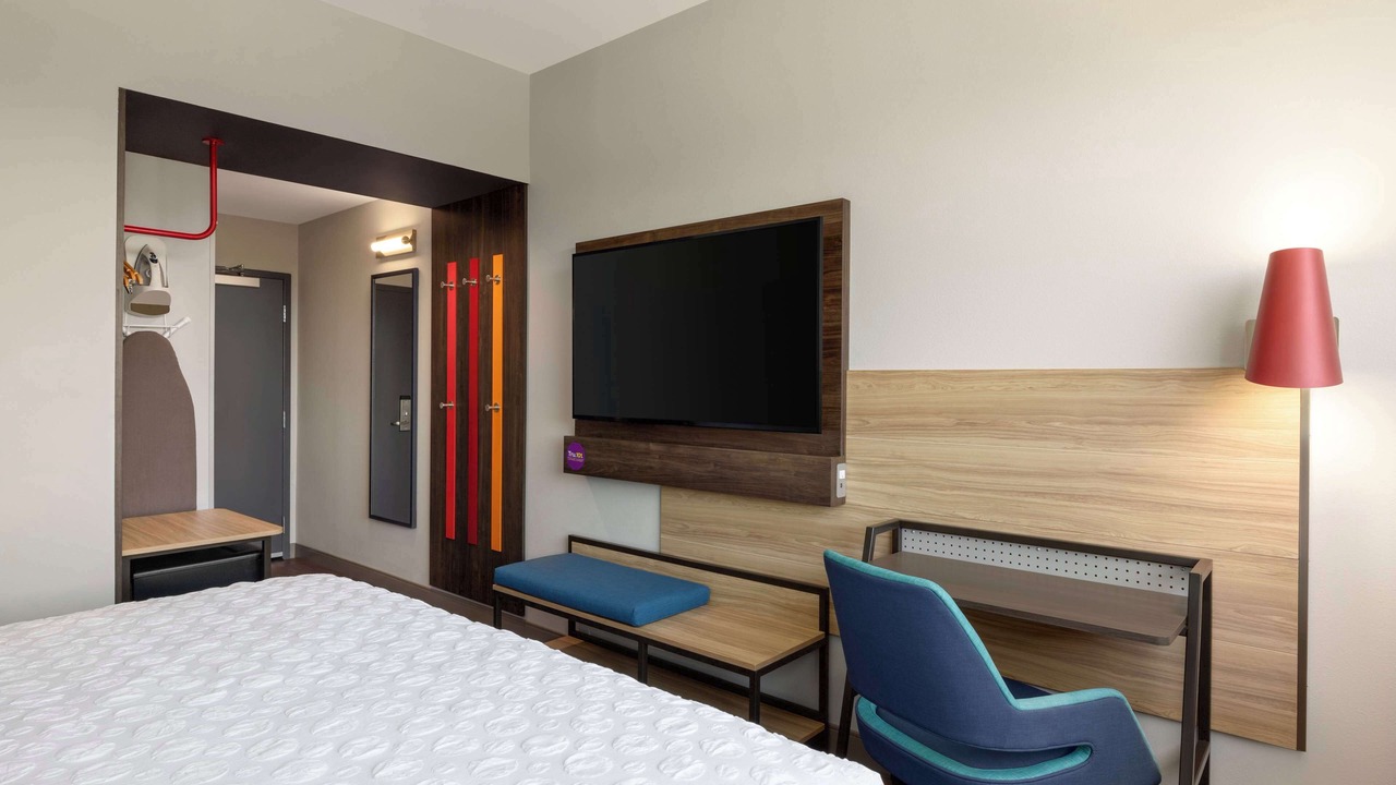 Photo of Bedroom in Executive Park