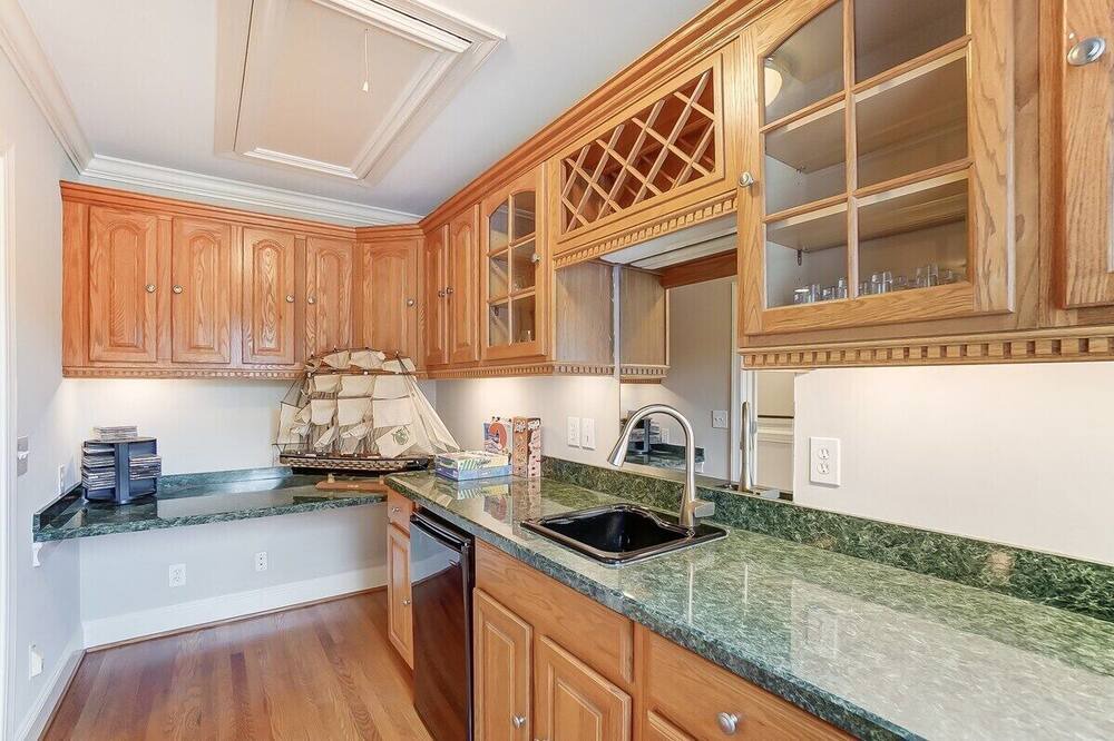 Photo of Kitchen in Wessex Square