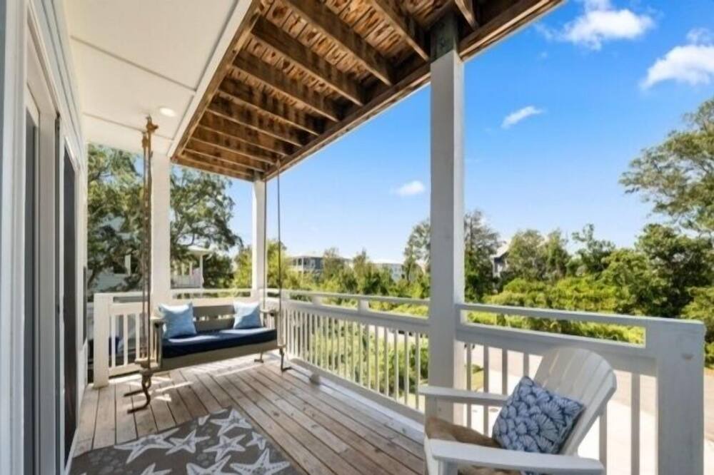 Photo of Patio Balcony in Wilmington Beach