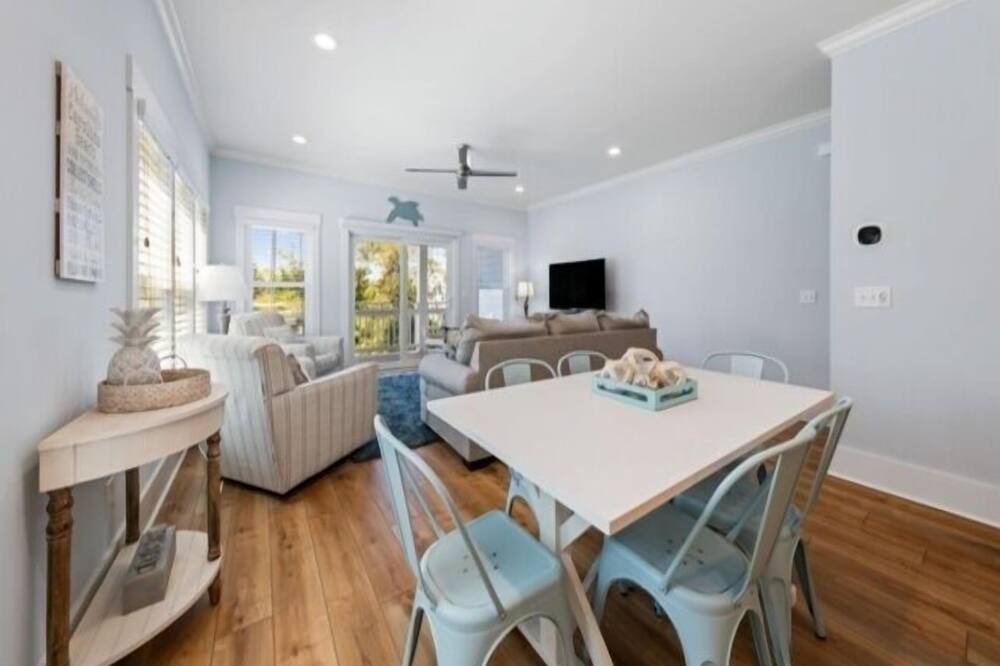 Photo of Bedroom in Wilmington Beach