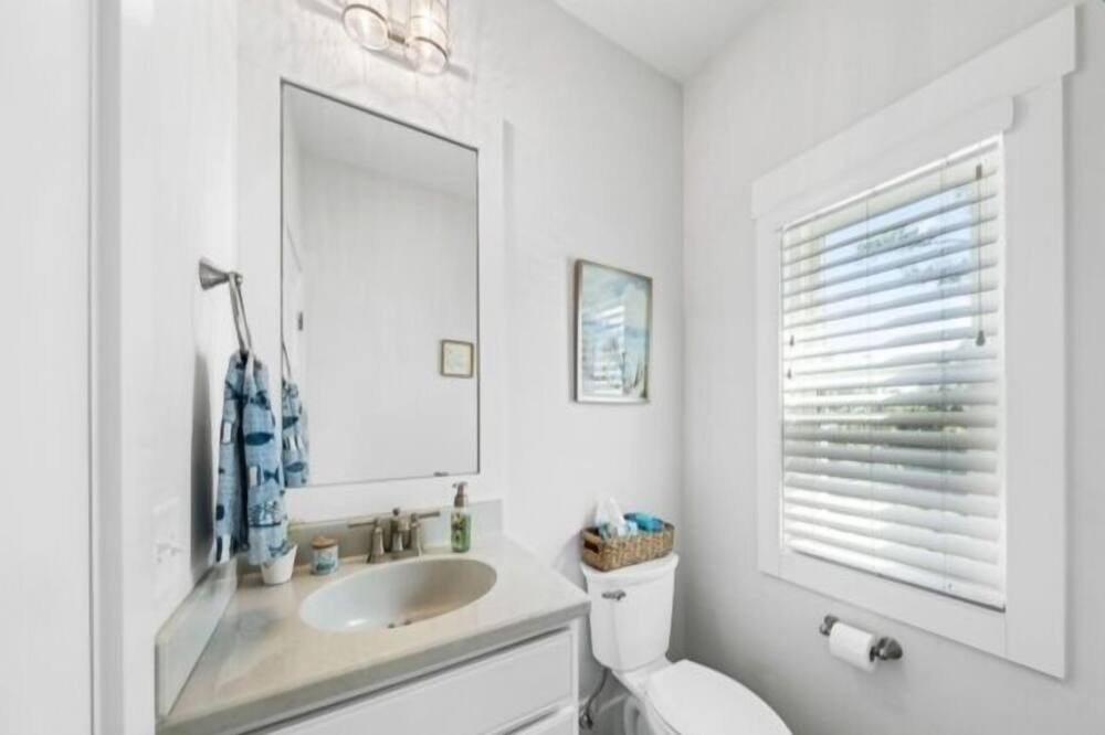 Photo of Bathroom in Wilmington Beach