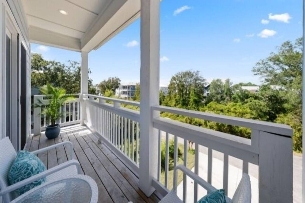 Photo of Patio Balcony in Wilmington Beach