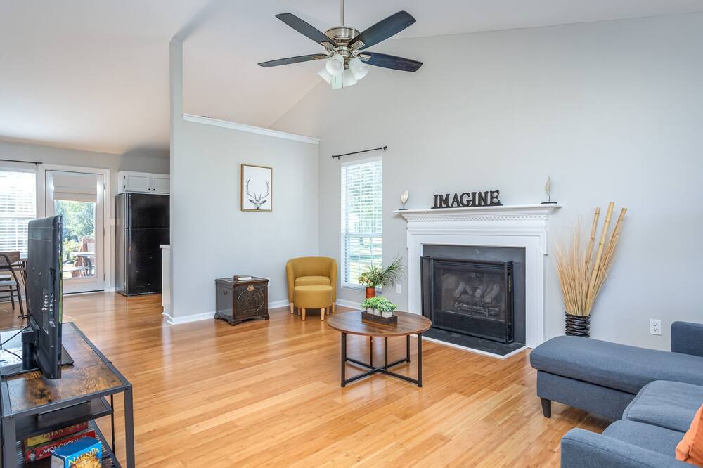 Photo of Livingroom in Youngsville