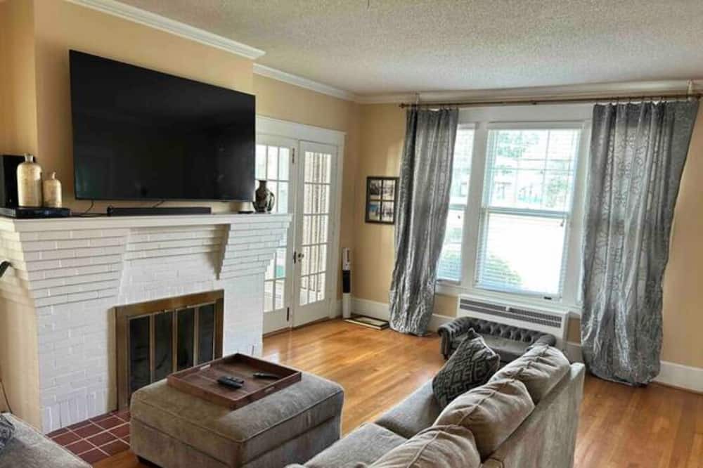 Photo of Livingroom in Reidsville