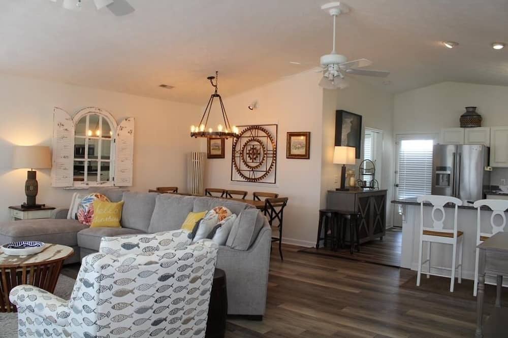 Photo of Livingroom in Holden Beach