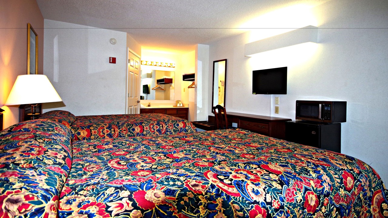 Photo of Bedroom in Lenoir