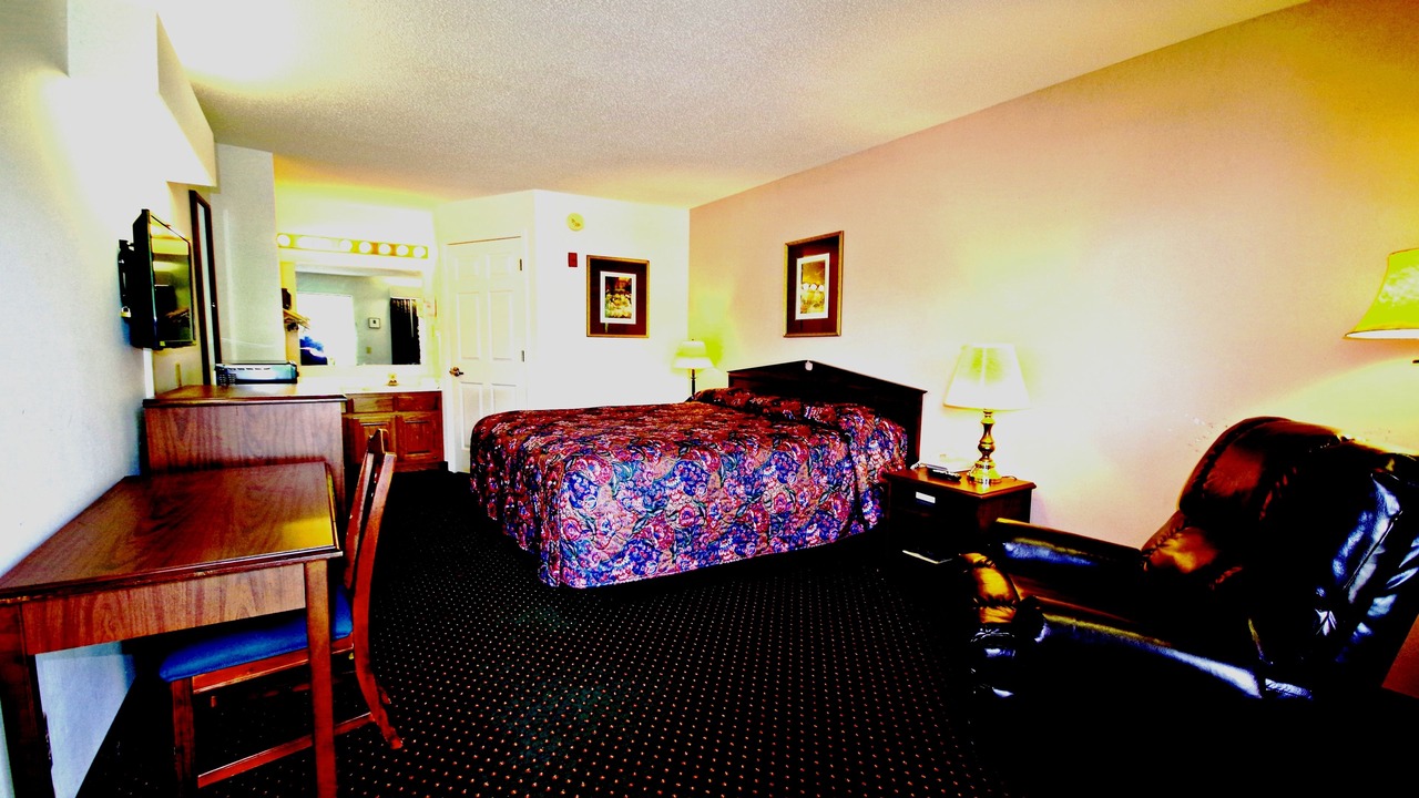 Photo of Bedroom in Lenoir
