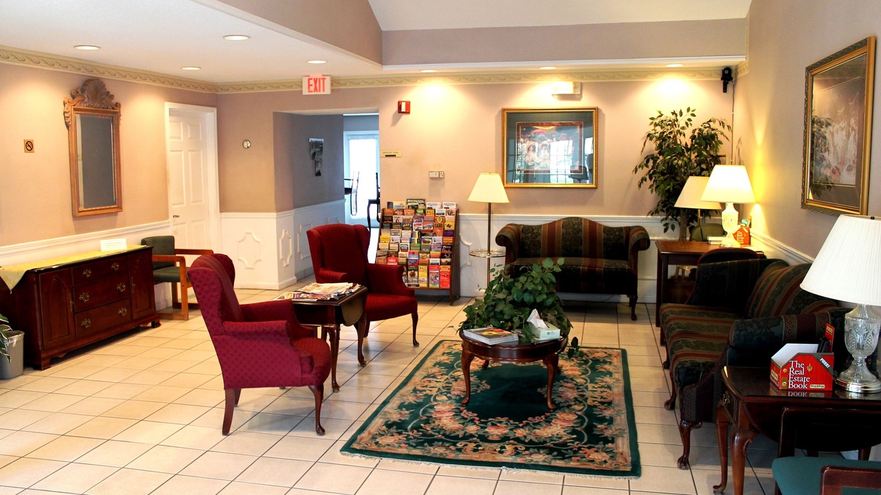 Photo of Livingroom in Lenoir