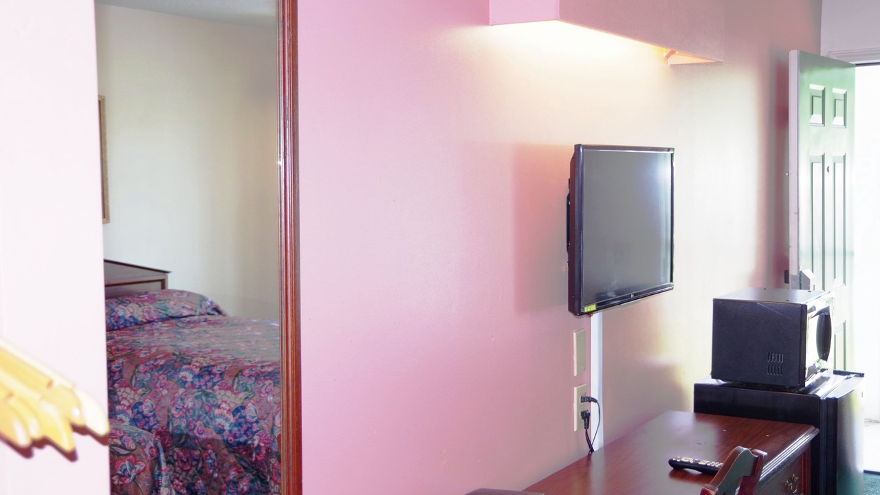 Photo of Bedroom in Lenoir
