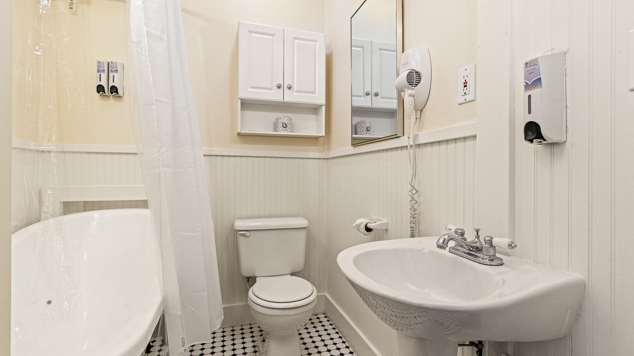 Photo of Bathroom in Nags Head