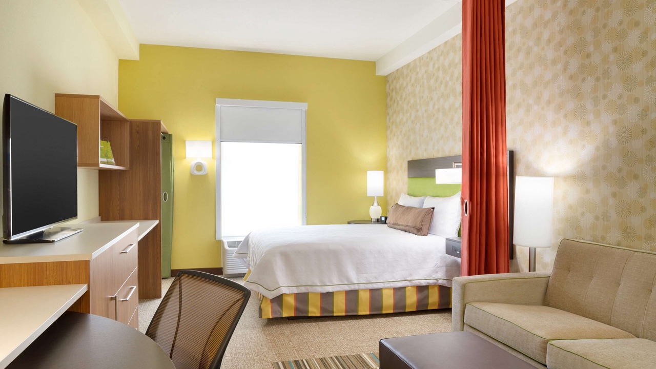 Photo of Bedroom in Executive Park