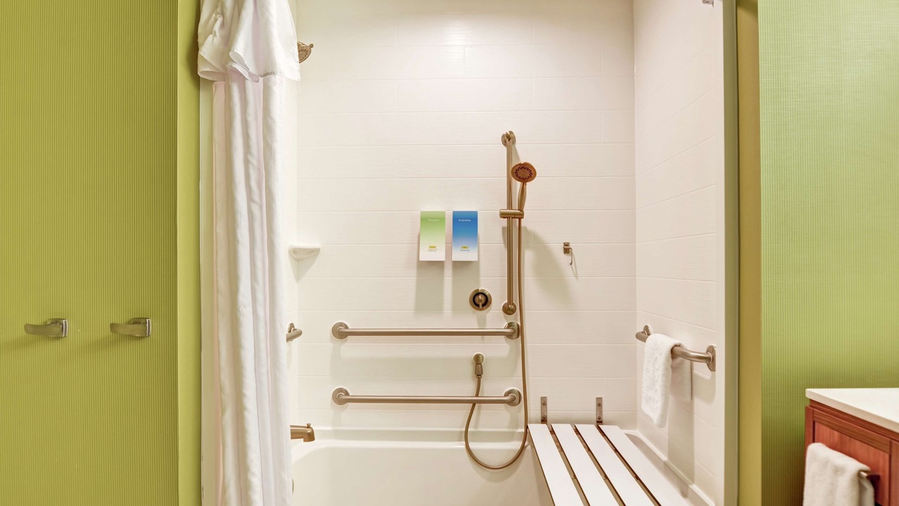 Photo of Bathroom in Executive Park