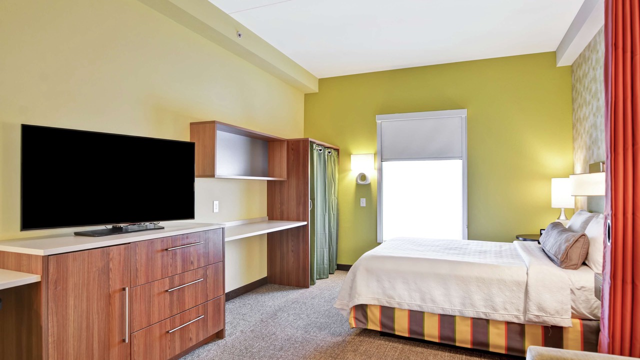 Photo of Bedroom in Executive Park