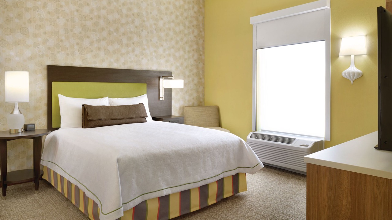 Photo of Bedroom in Executive Park