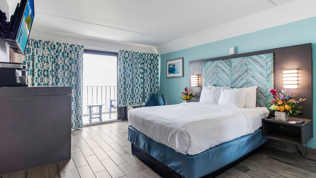 Photo of Bedroom in Pine Knoll Shores
