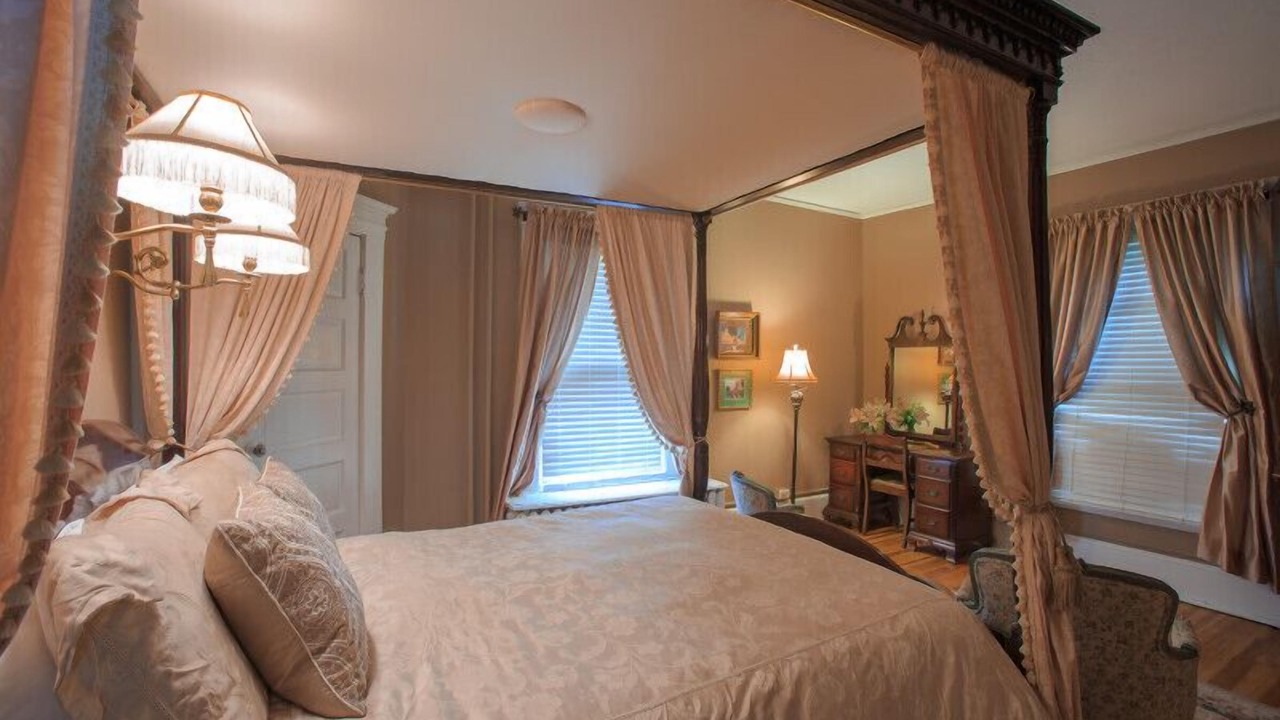 Photo of Bedroom in Historic Montford