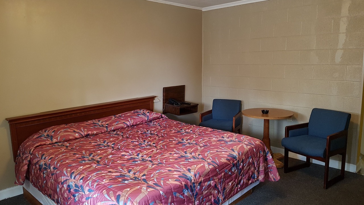 Photo of Bedroom in Forest City