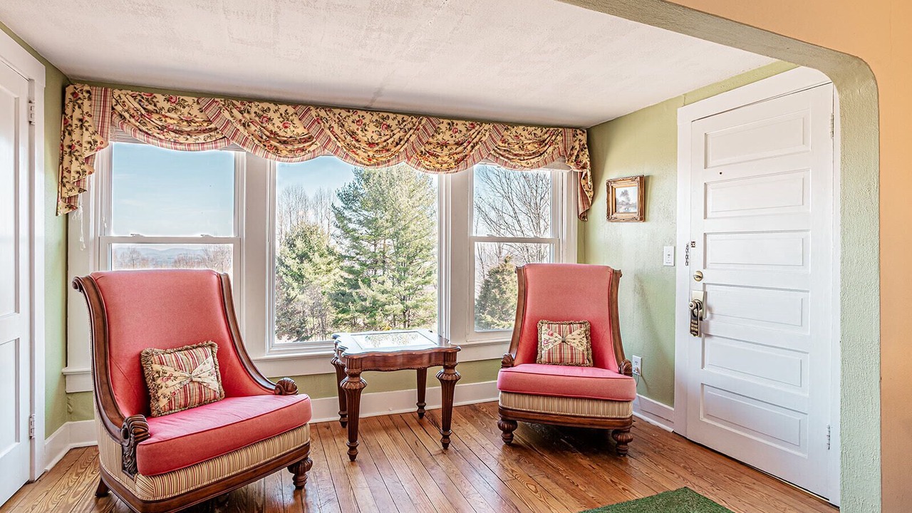 Photo of Bedroom in Laurel Park
