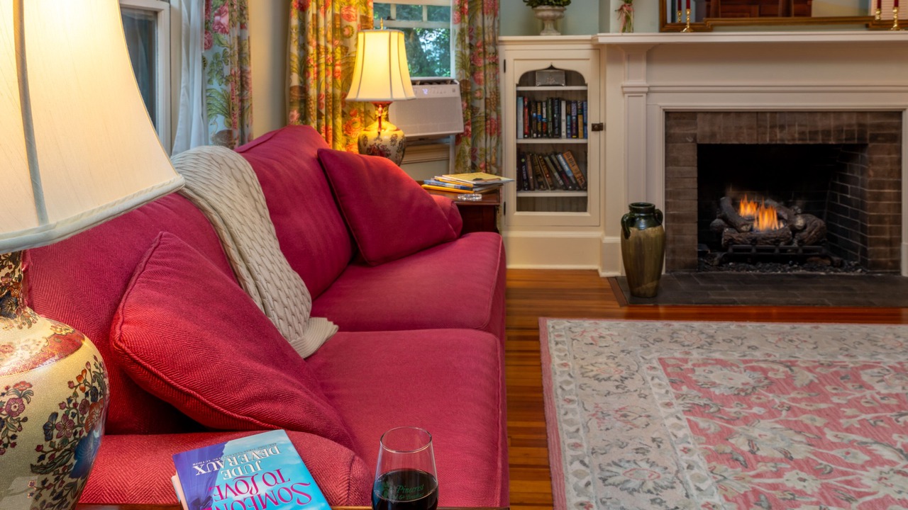 Photo of Livingroom in Historic Montford