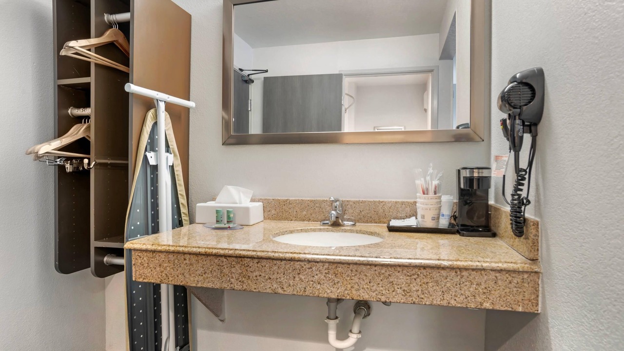 Photo of Bathroom in Gunter Afs