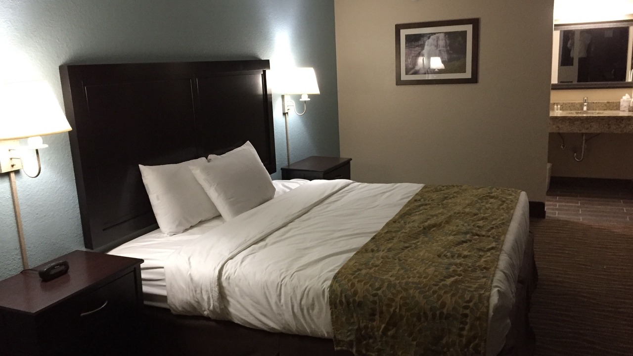 Photo of Bedroom in Hendersonville
