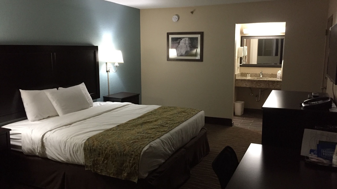 Photo of Bedroom in Hendersonville