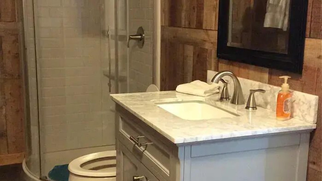 Photo of Bathroom in Maggie Valley