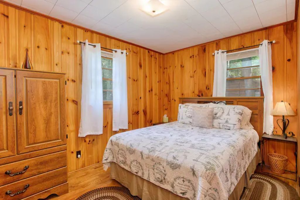 Photo of Bedroom in Linville Falls