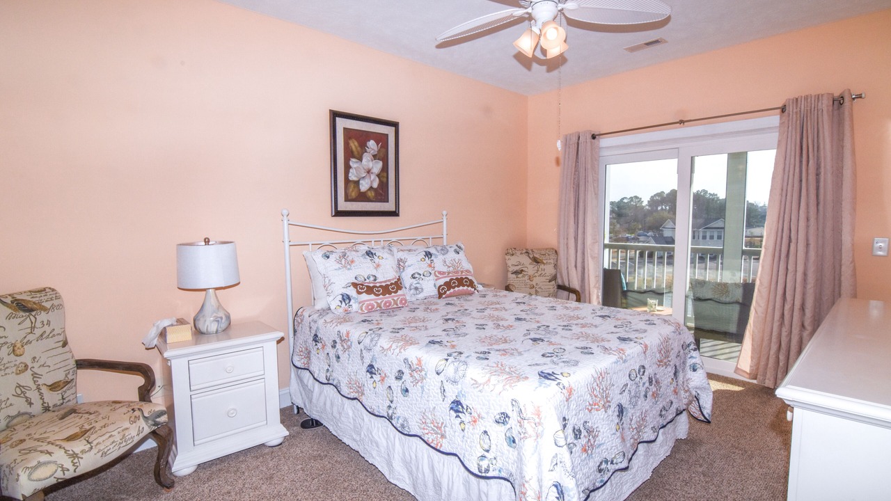 Photo of Bedroom in Carolina Yacht Landing