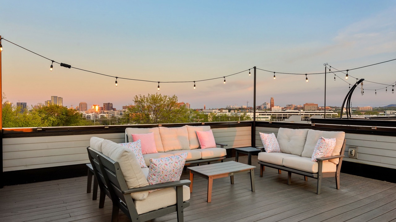 Photo of Patio Balcony in Hadley - Washington