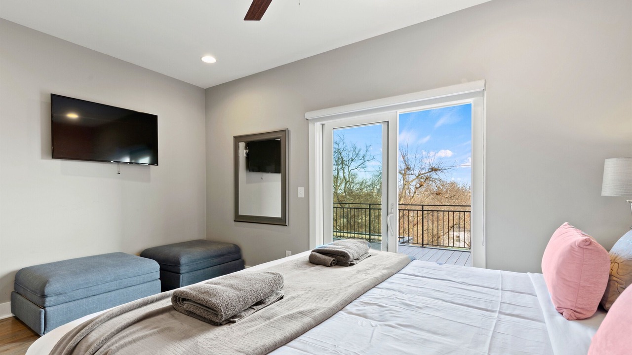 Photo of Bedroom in Hadley - Washington