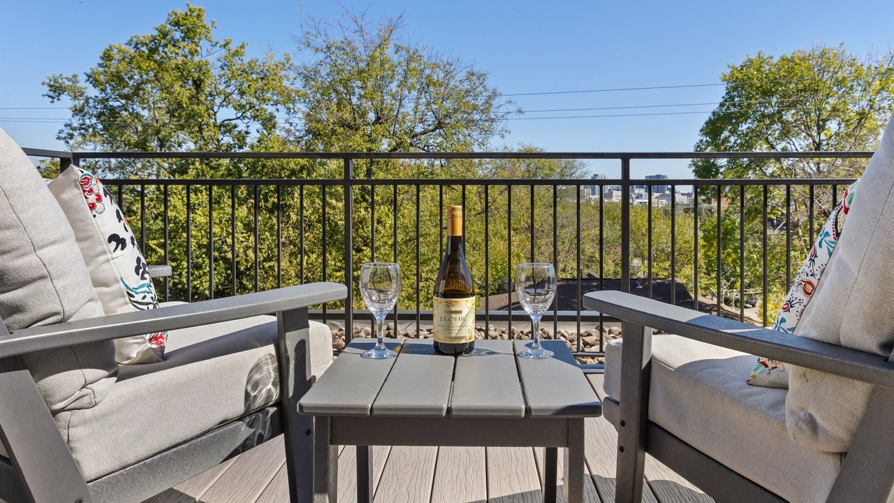 Photo of Patio Balcony in Hadley - Washington