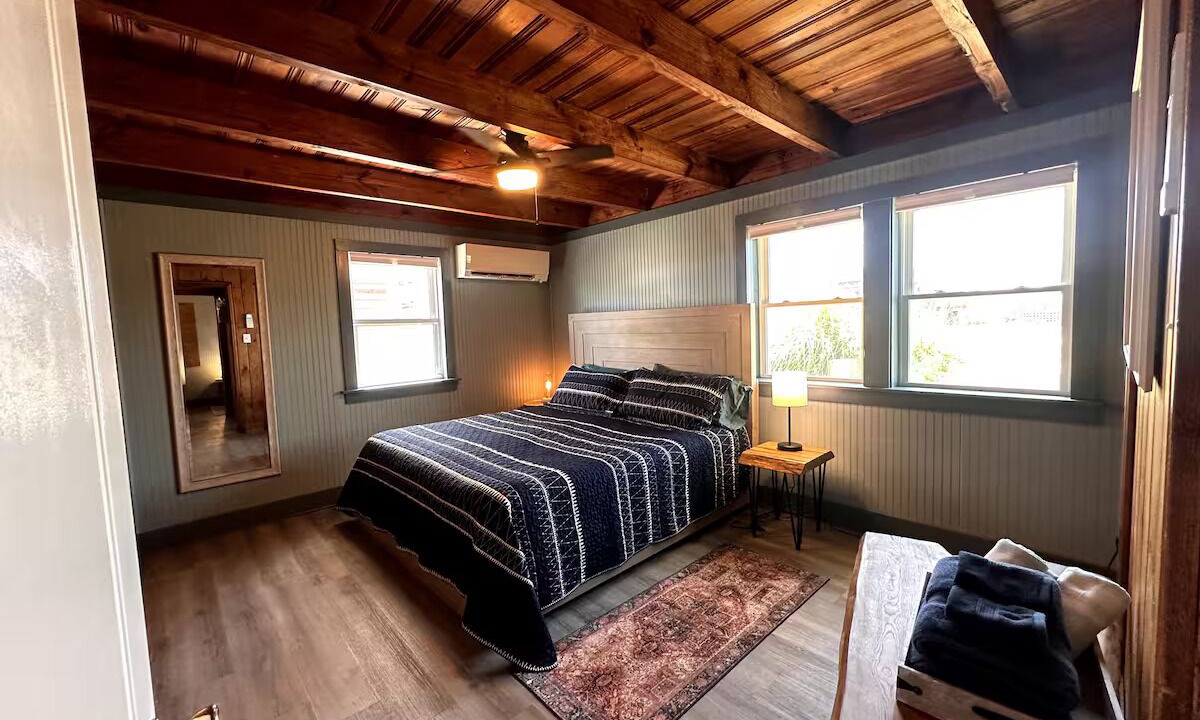 Photo of Bedroom in Colington