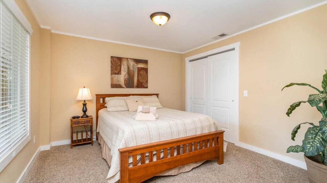 Photo of Bedroom in Troutman