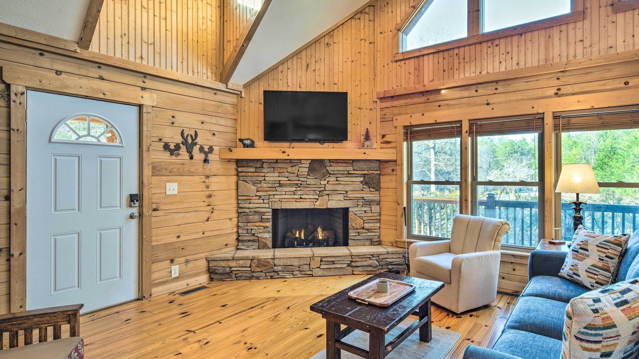 Photo of Livingroom in Sweetbriar Farms