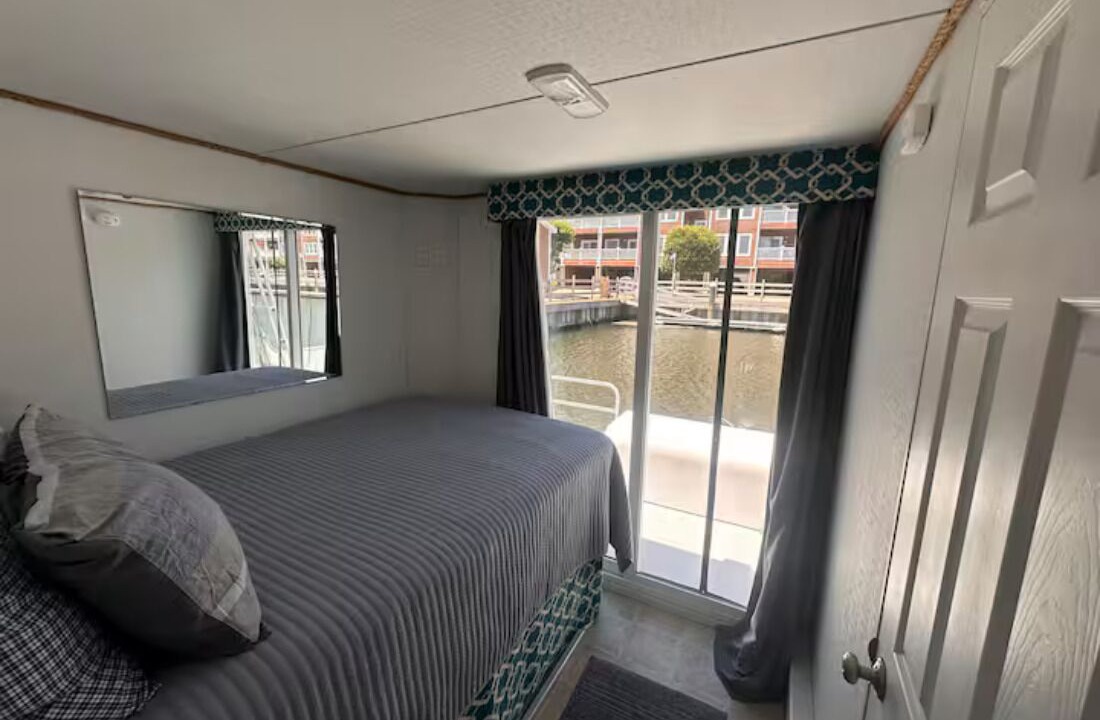 Photo of Bedroom in Manteo