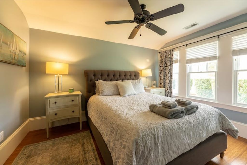 Photo of Bedroom in Manteo