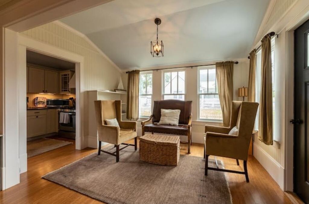 Photo of Livingroom in Manteo