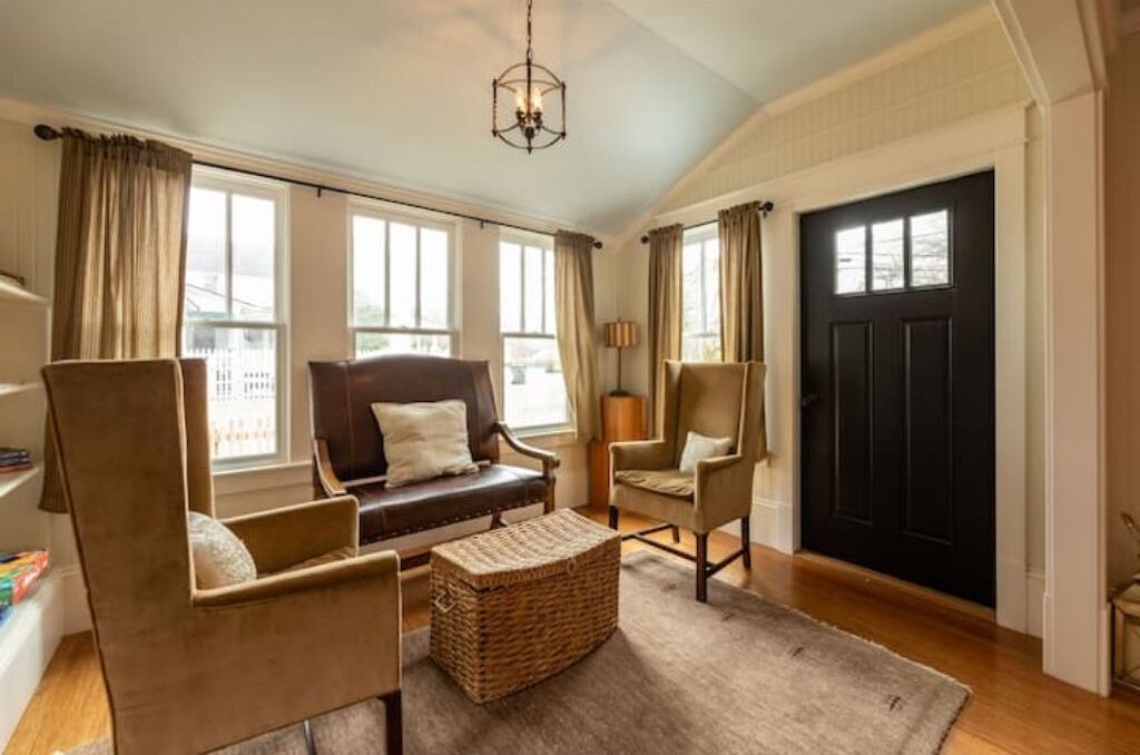 Photo of Livingroom in Manteo