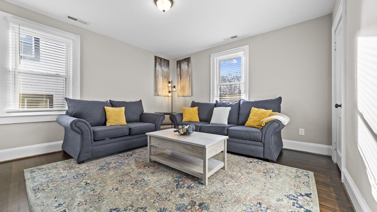 Photo of Livingroom in Downtown Greensboro