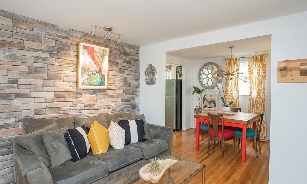 Photo of Livingroom in Chestnut Hill
