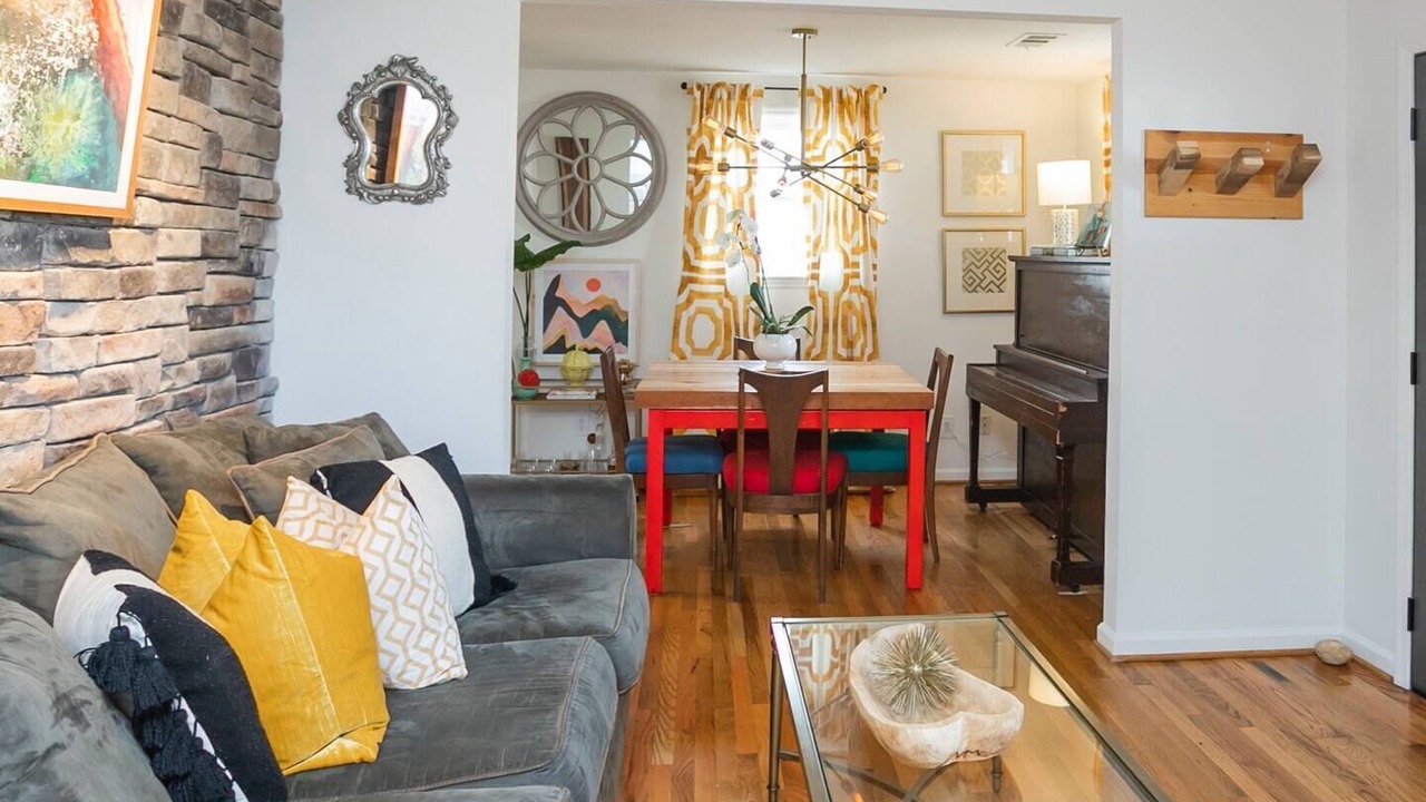 Photo of Livingroom in Chestnut Hill