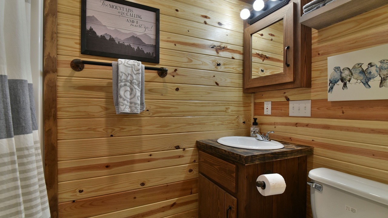 Photo of Bathroom in Arden
