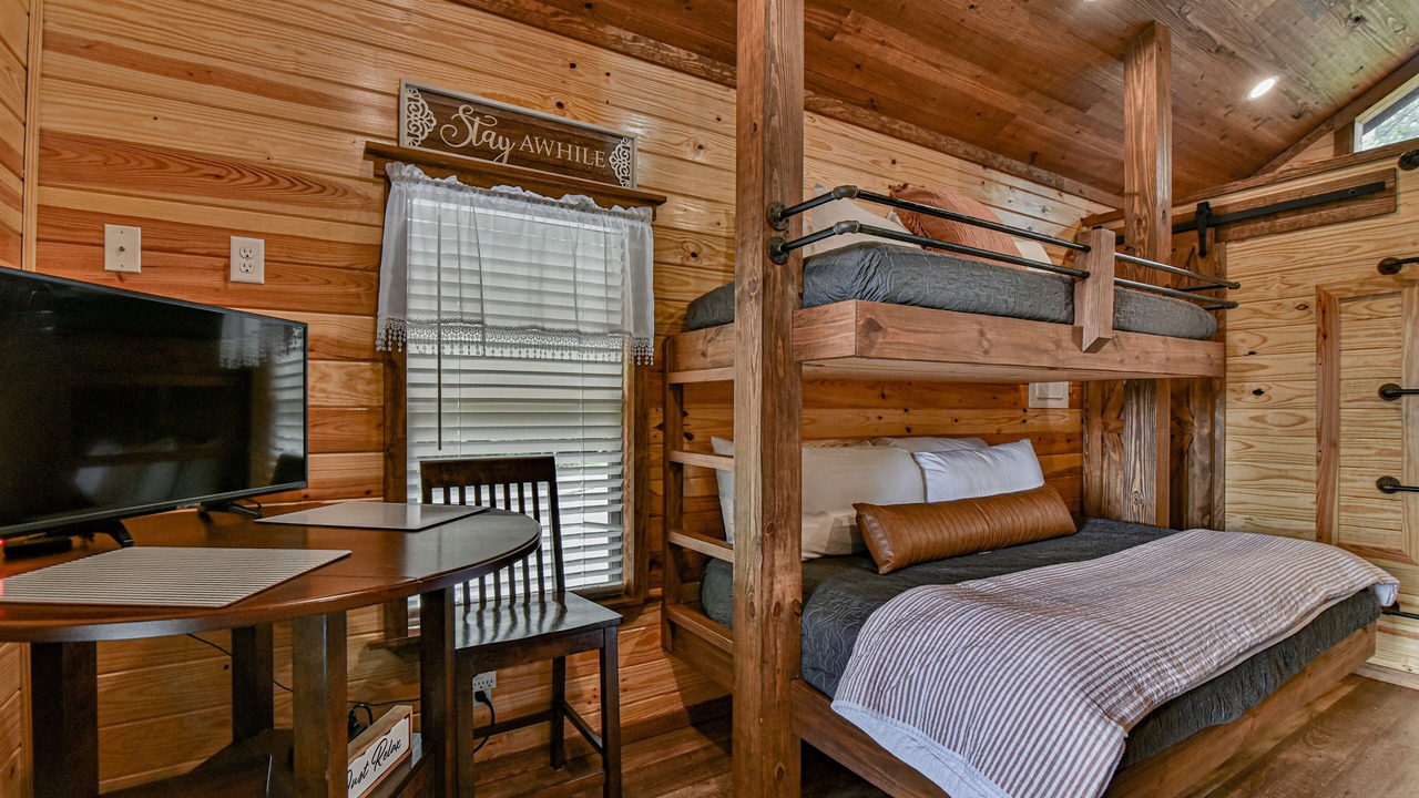 Photo of Bedroom in Arden