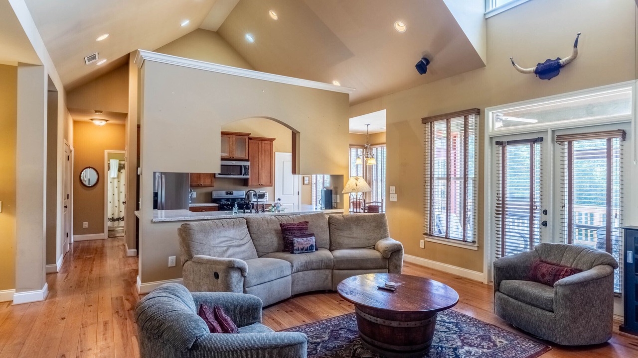 Photo of Livingroom in Whittier