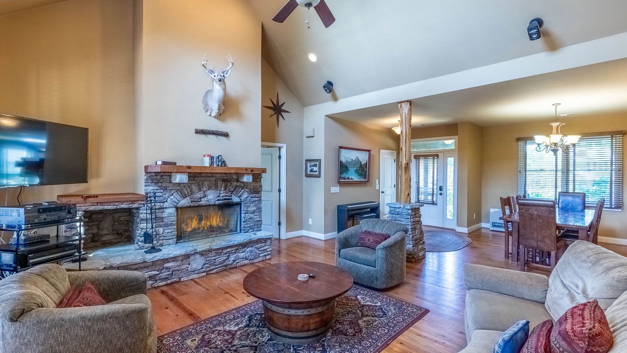 Photo of Livingroom in Whittier