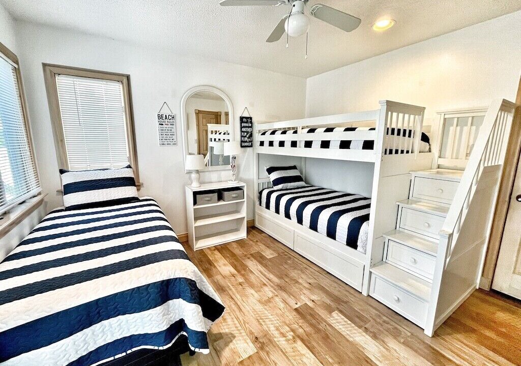 Photo of Bedroom in Corolla Light