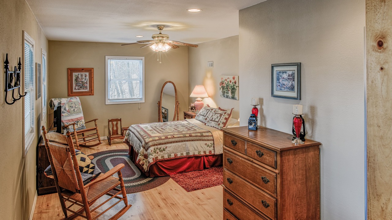 Photo of Bedroom in Cullowhee